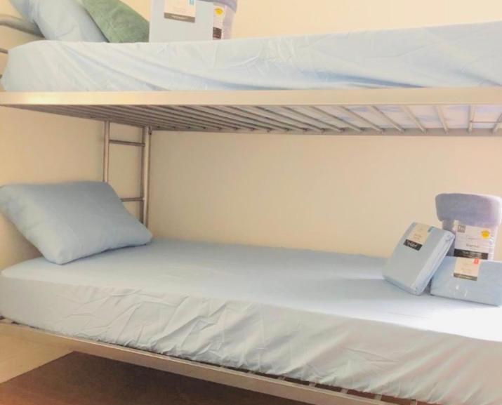 Men Only Dorms -3 Miles To The Beach Lighthouse Point エクステリア 写真